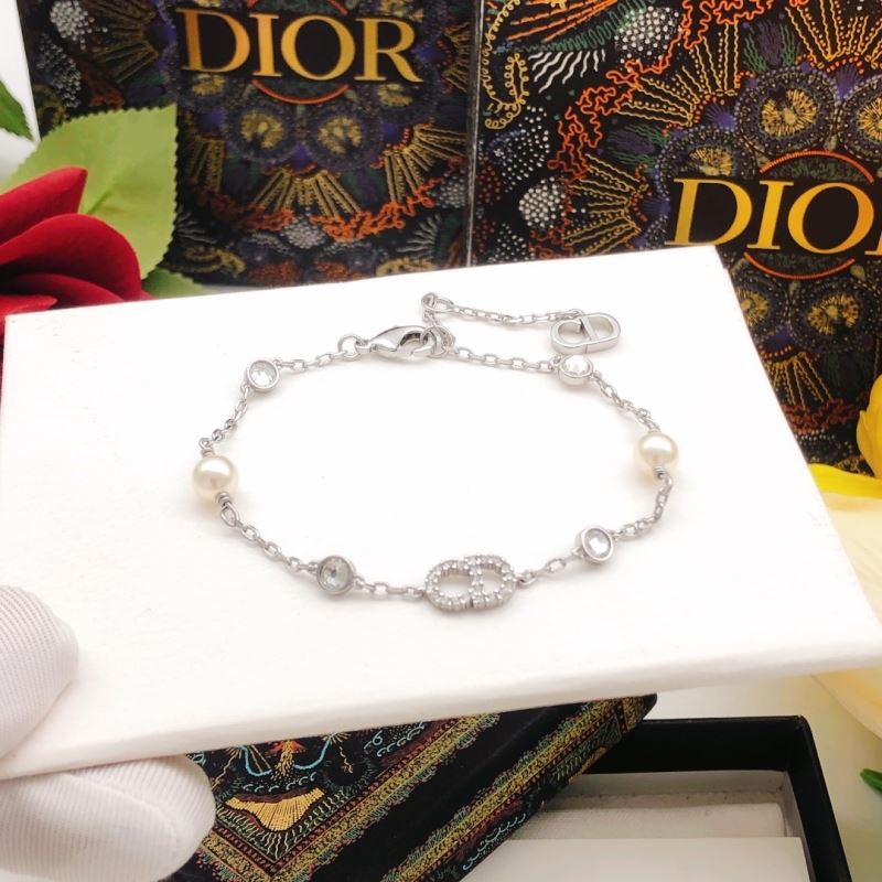 chr1st1an D10r bracelets